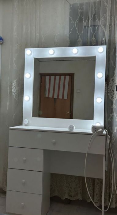 Туалетный столик