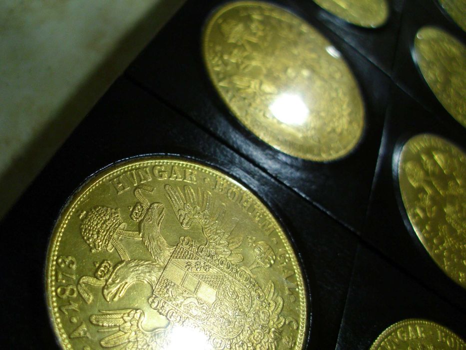 Златни Монети от Стара Колекция