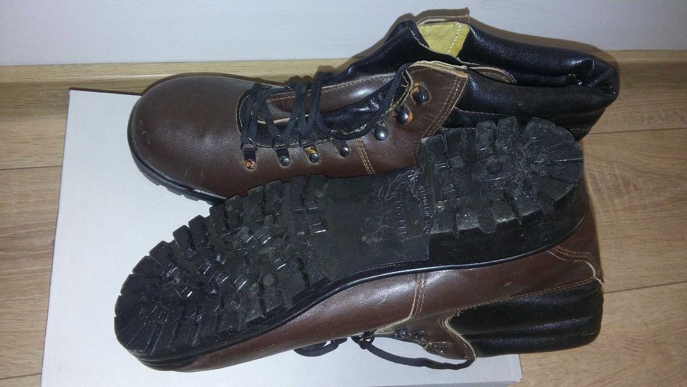 НОВИ БЪЛГАРСКИ обувки номер 39,38