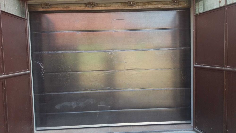 uși de garaj moderne