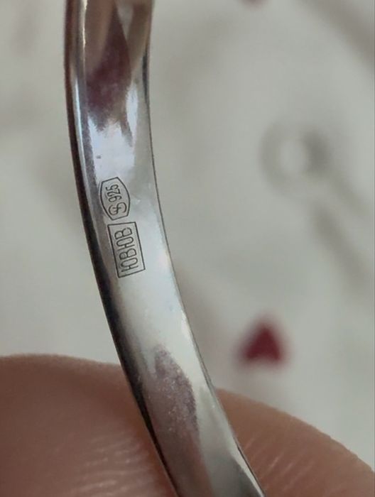 Продам серебрянные кольца