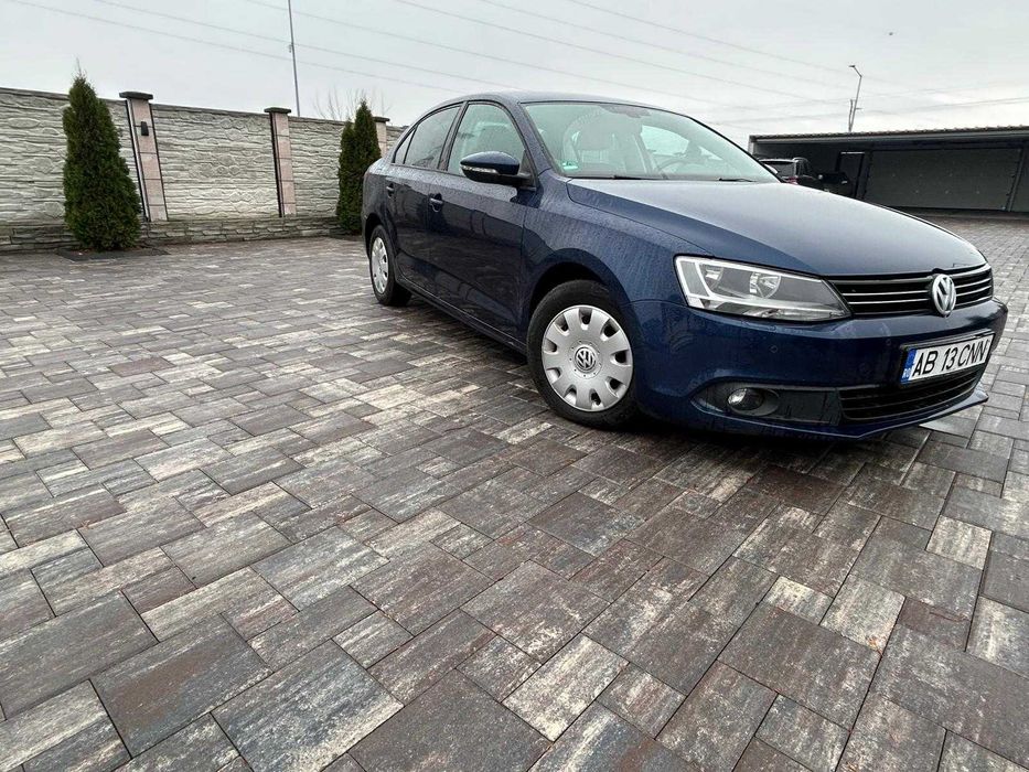 VOLKSWAGEN Jetta 2011 — imagine 4