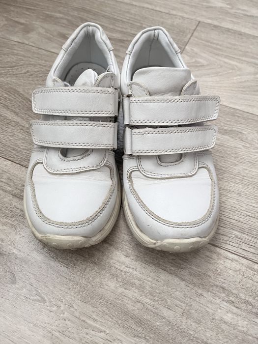 Кроссовки на девочку