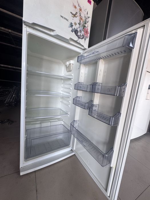 Срочно продам Холодильник