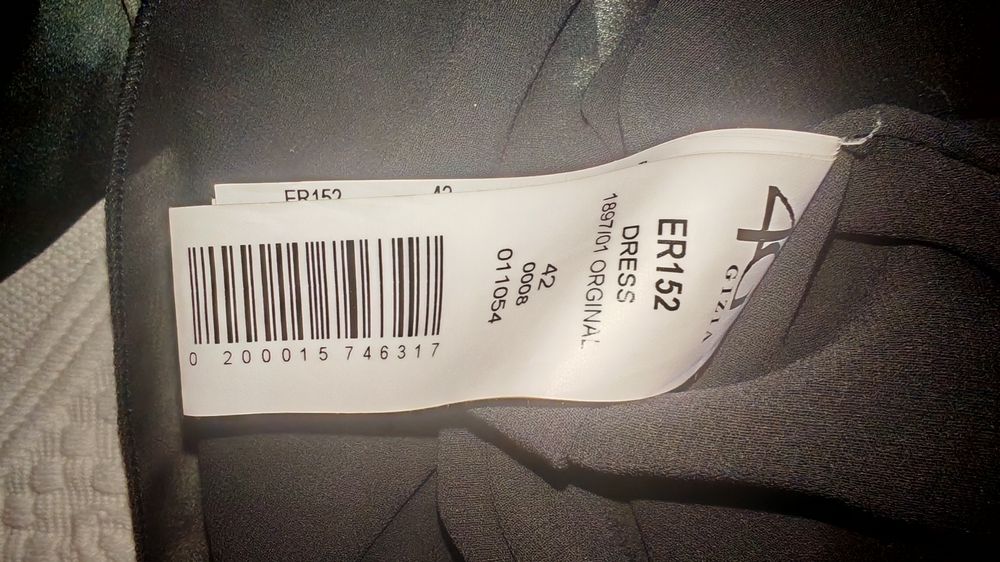 Rochie mărimea 42,4G by Gizia noua cu eticheta din mătase naturală.