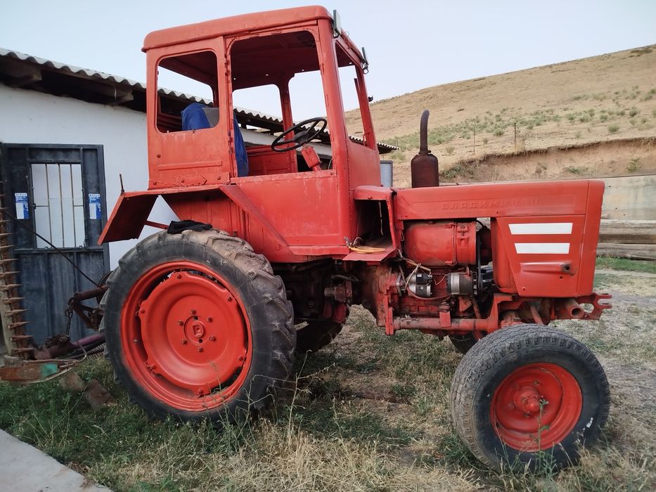 Трактор сатылады Қазығұрт ауданы.Алтынтобеде тұр.