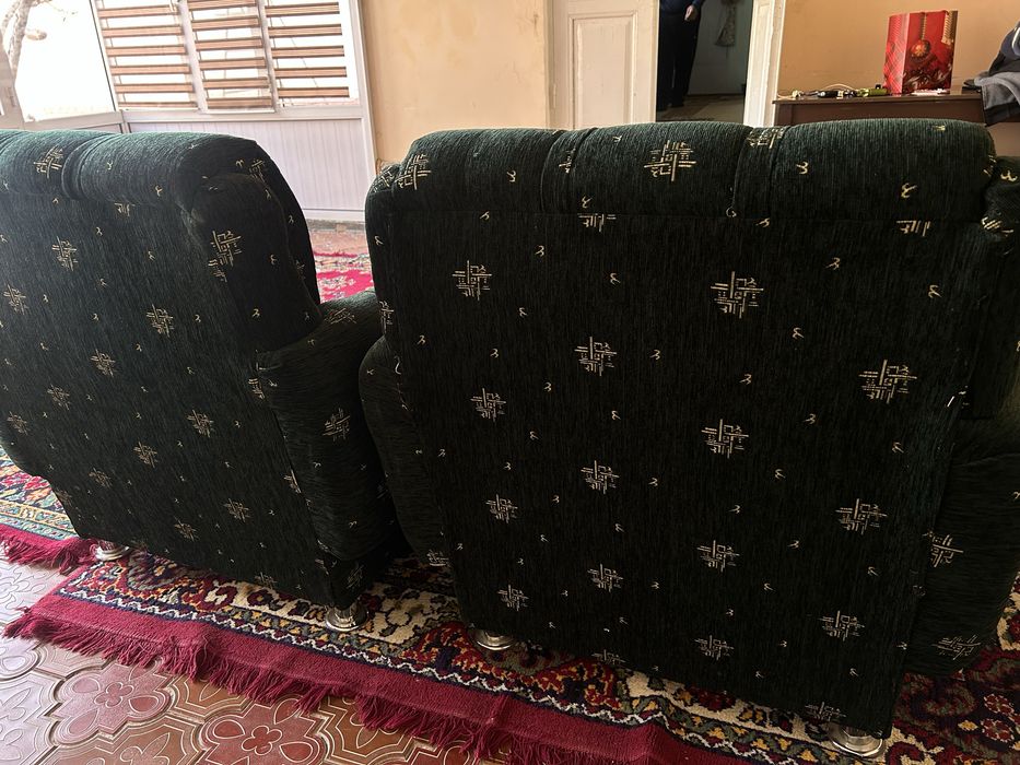 2 кресла и один диван в хорошем состоянии