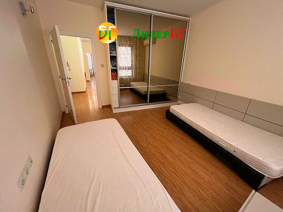 Тристаен апартамент с фронтална гледка към морето в комплекс Сирена