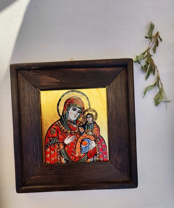 Maica Domnului cu pruncul, icoană pe sticlă.