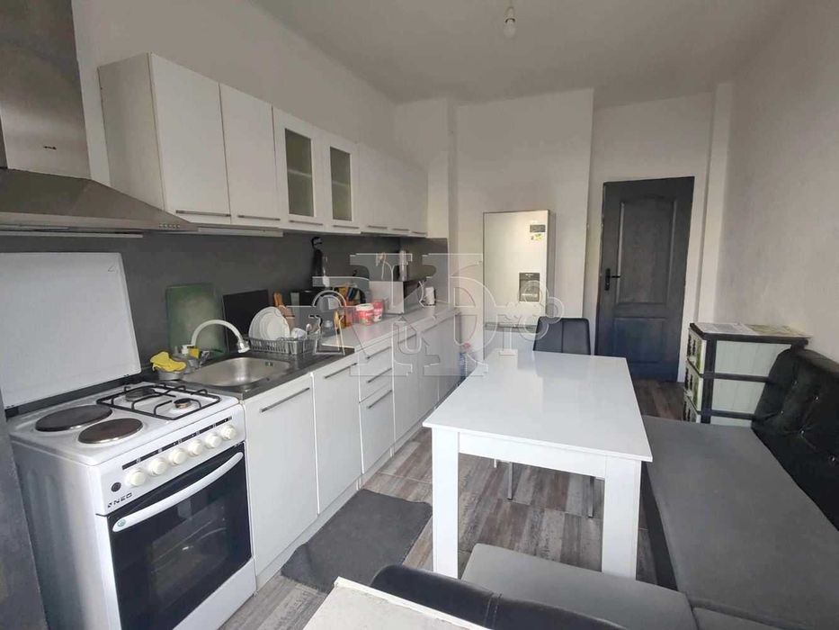 Продава се Четиристаен апартамент в Добрич, Център - 92 кв.м за 1192 €/кв.м - Снимка #1