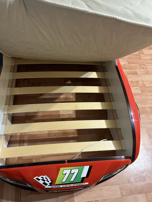 Кровать машинка детская