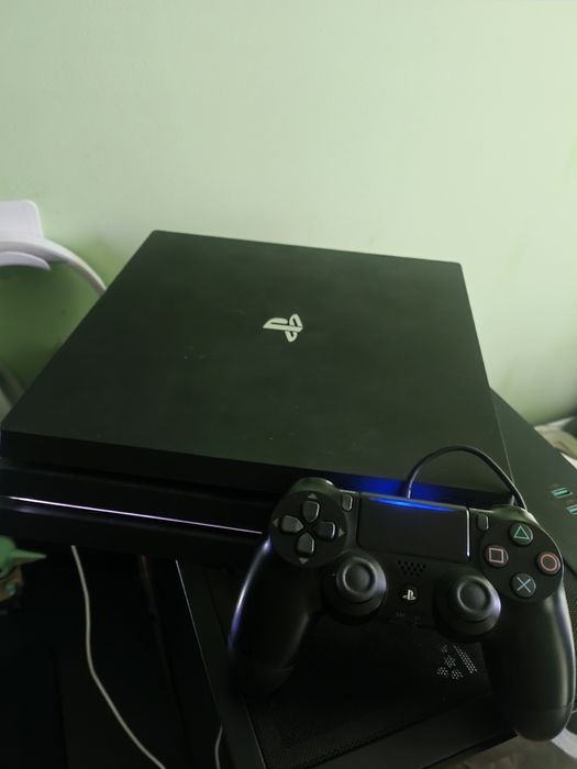 PS4 pro с джойстик
