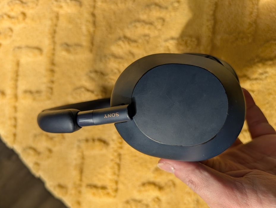 Слушалки Sony WH-1000XM5, много запазени