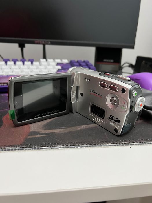 Цифровая видео камера