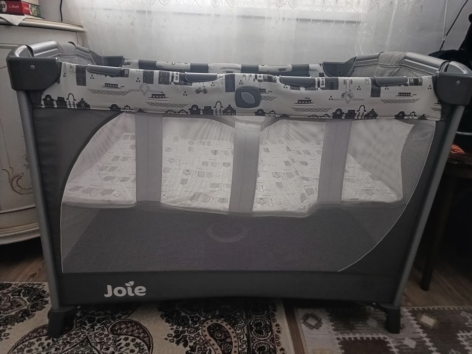 Vând pătuț coosleeping Joie