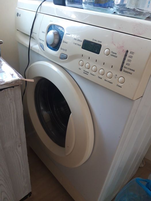 Продам стиральную машину LG