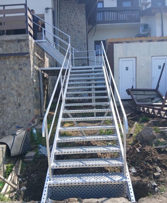 Scări de exterior galvanizate industriale