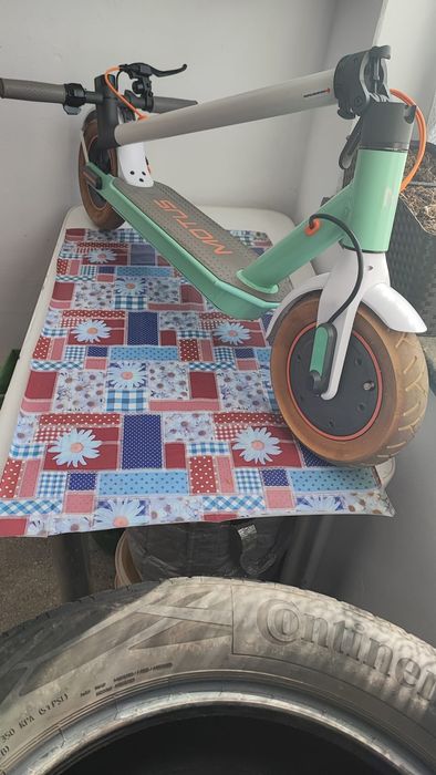 Se vinde Trotineta Electrica Motus Scooty 10 lite