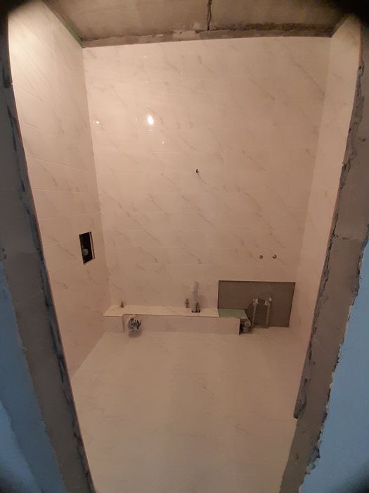 Кафель  ламинат двери