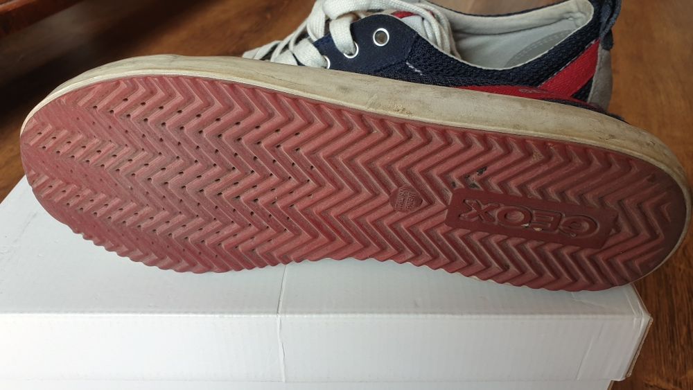 Продаются кеды Geox