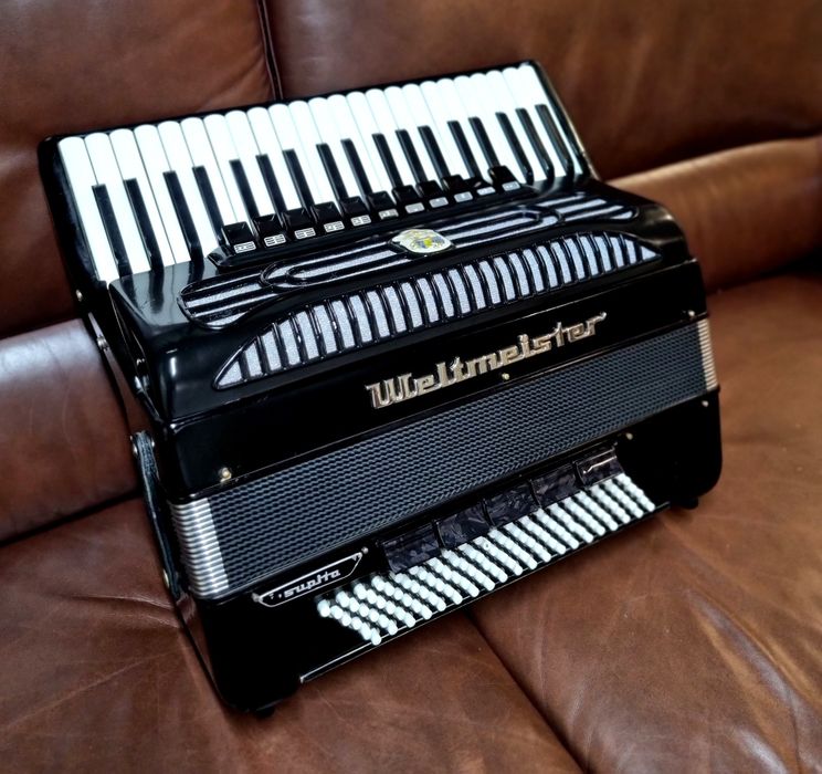 Acordeon Weltmeister Supita seria 11000