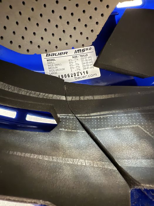 Продам шлем BAUER