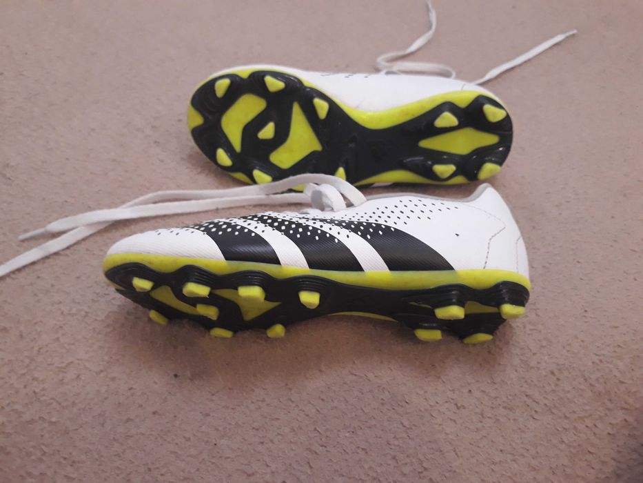 Детски бутонки Адидас