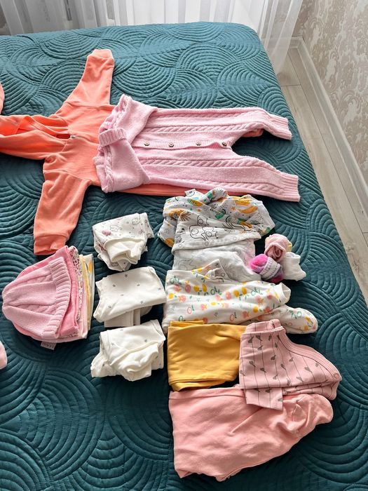 Продам детские вещи. От 2-4 мес. Все за 6 тыс