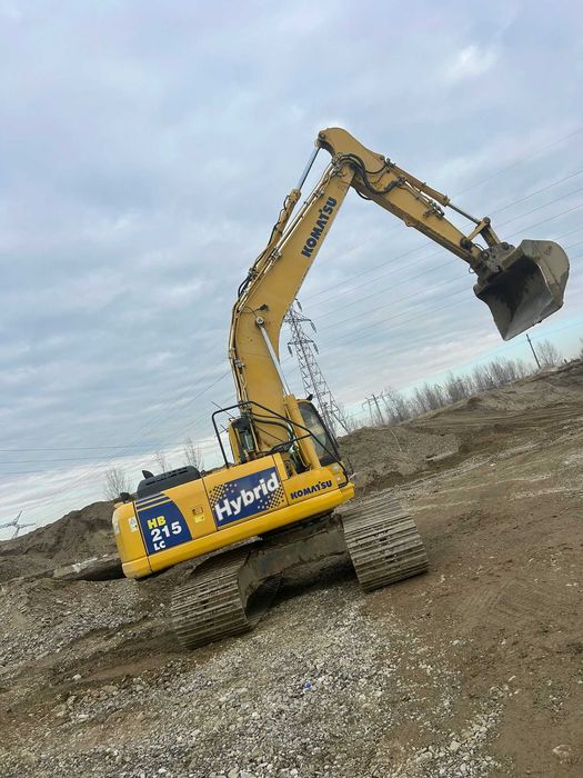 Dezmembrez piese cabina Komatsu HB215 LC