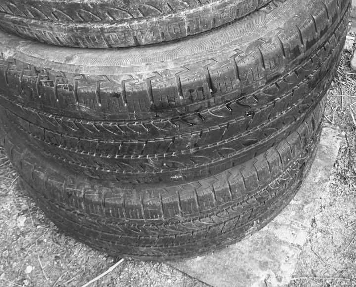 Продам летние шины 285/50/20