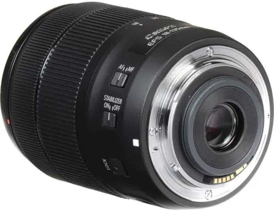 Canon EF-S 18-135mm f/3.5-5.6 IS Nano USM-model vechi