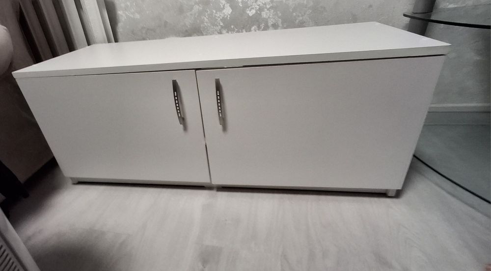 Б/У Тумбочка для гостиной