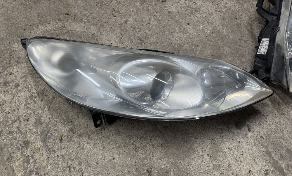 Фарове за Peugeot 407