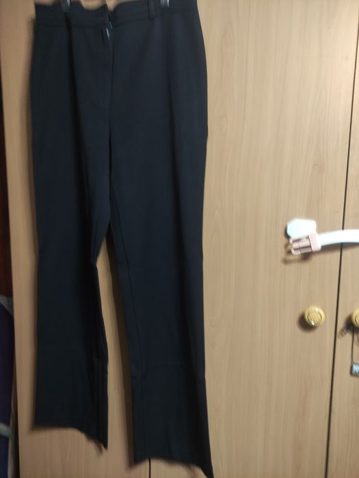 Продаются черные брюки
