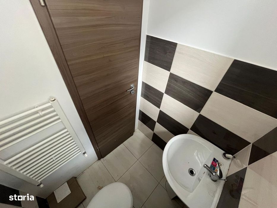 Spațiu comercial parter cu vitrină, central Ocna Sibiului