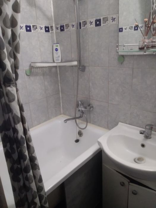Inchiriez Garsonierǎ in Zona narcisa