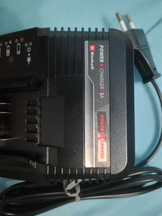 Încărcător Einhell Power X-Change nou