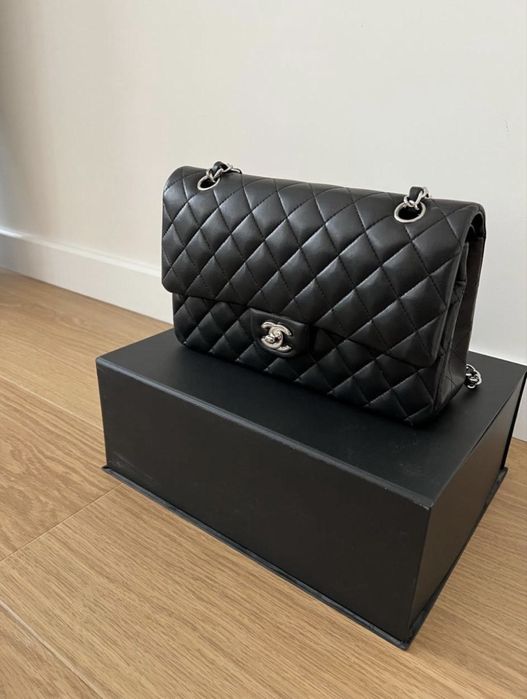 Chanel      Чанта