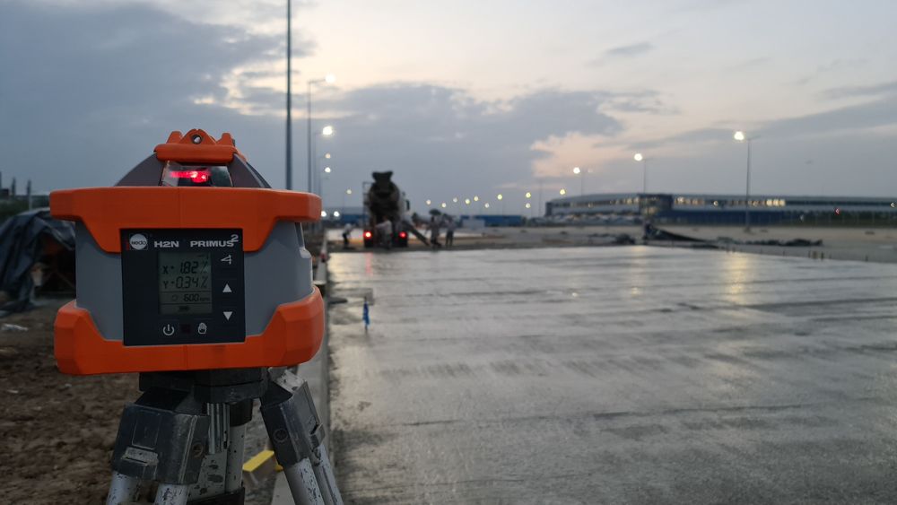 Elicopterizare cu Cuart, Pardoseli Industriale Betonate, Finisare