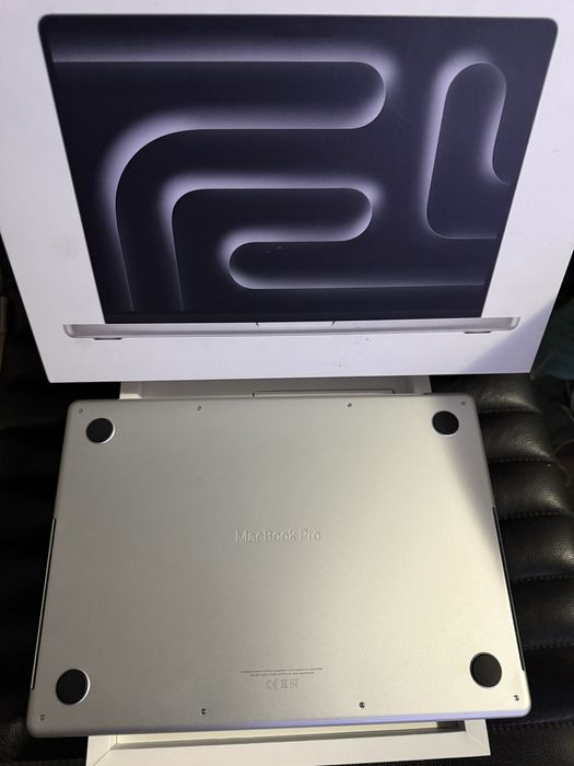  MacBook Pro 16**M2 Max **32 GB**1000 GB SSD**Factura