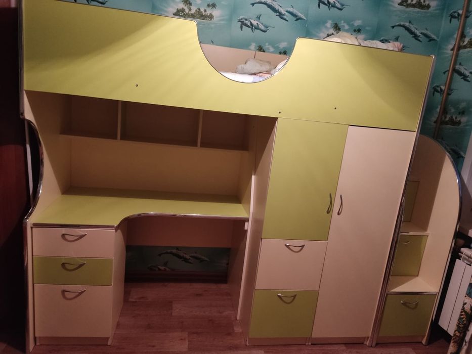 Продам детскую кровать б/у.