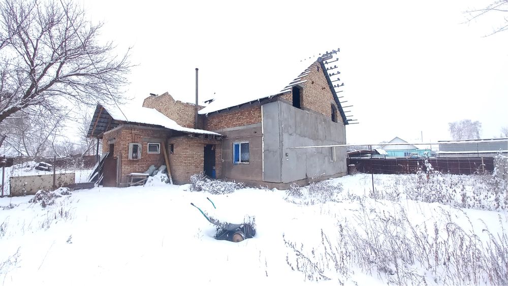 Спочно продам кирпичный дом