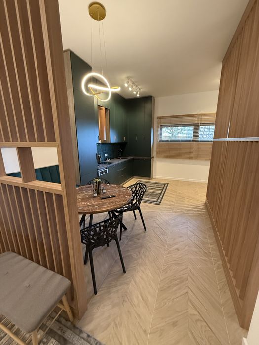 Studio prima inchiriere, parcare privata.