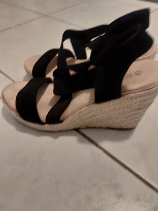 Sandale cu platforma 38