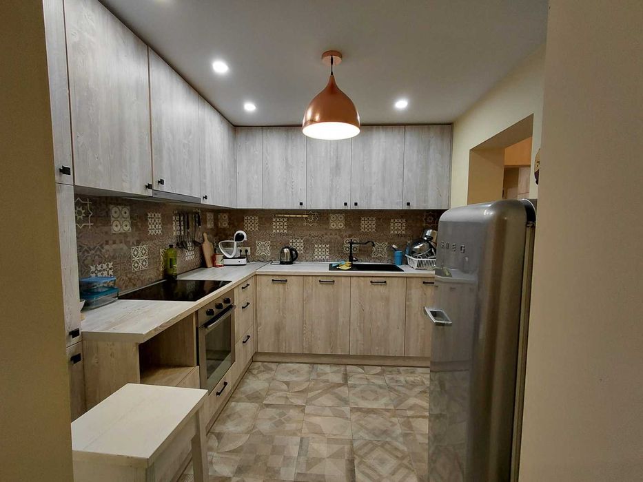 Давам под наем 3-стаен в Центъра