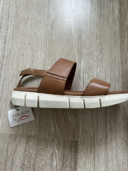 Нови сандали Tamaris