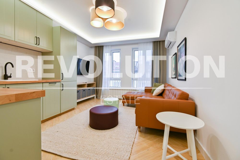 Тристаен апартамент Центъра на София.