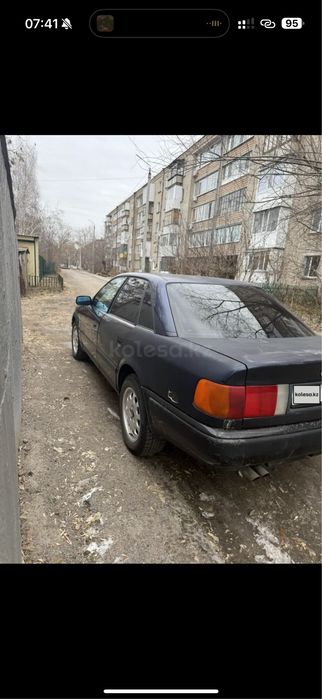Продам машину ауди 100