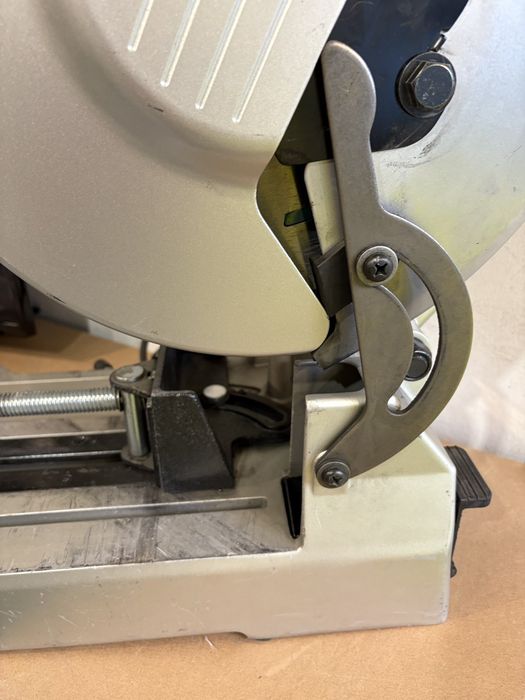 Отрезна машина MAKITA LC1230