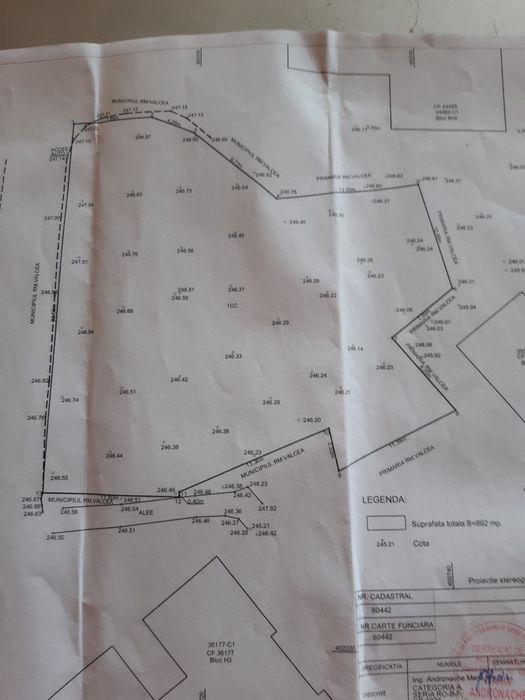 Teren de vânzare în  Rm Vâlcea  892mp